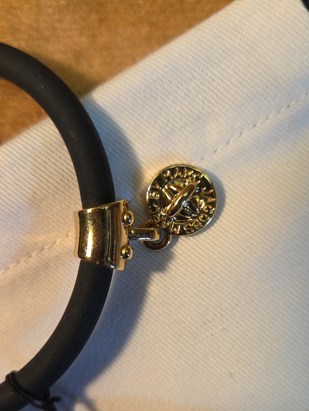 Marc Jacobs Black and Gold Key Ring Bangle - Picture 2 of 2